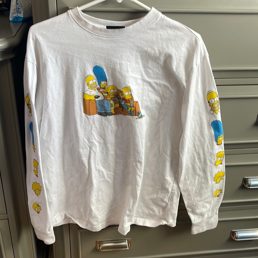 Long sleeved shirt white with Simpsons characters